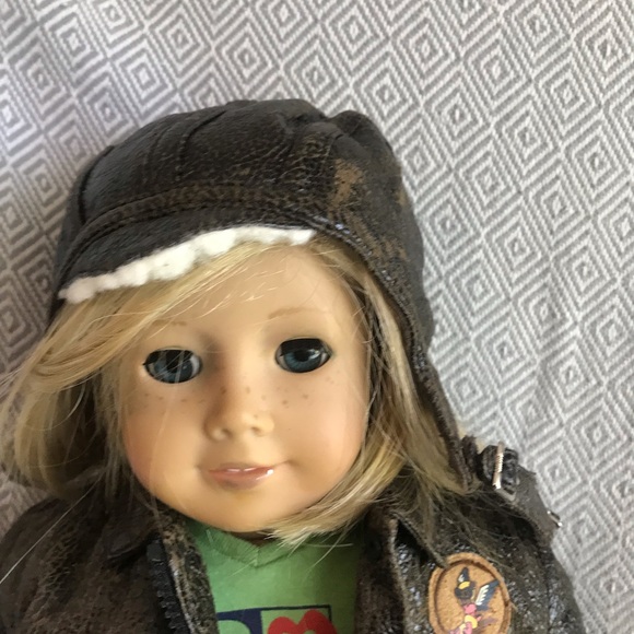 American girl doll - Picture 2 of 3
